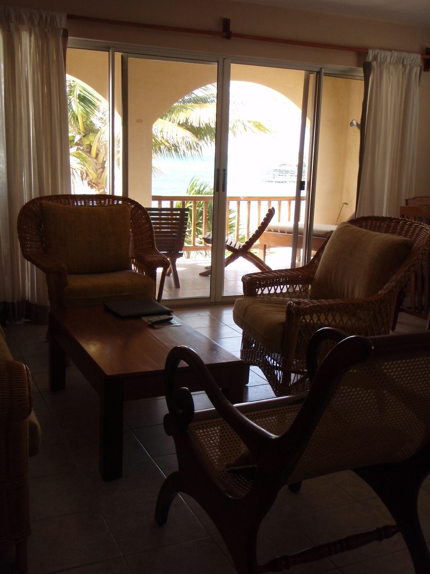 The Palms Oceanfront Suites San Pedro  Extérieur photo