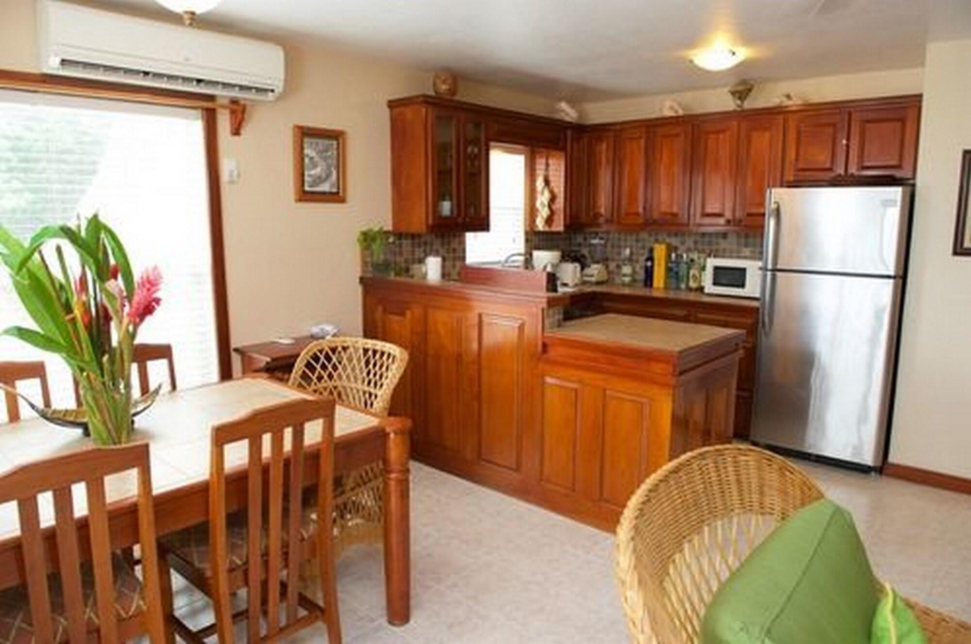The Palms Oceanfront Suites San Pedro  Extérieur photo