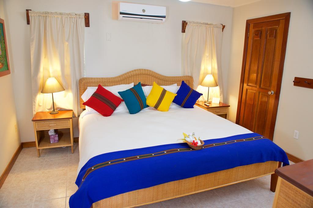 The Palms Oceanfront Suites San Pedro  Extérieur photo