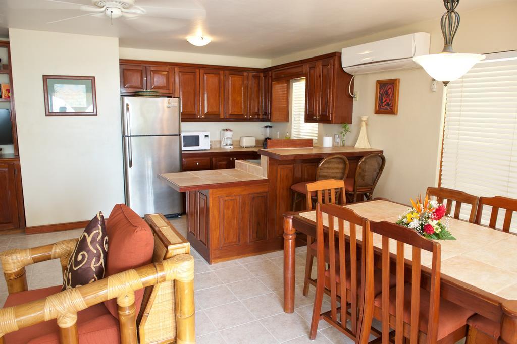 The Palms Oceanfront Suites San Pedro  Extérieur photo